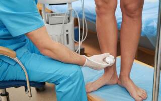 leg-vascular-doppler-in-standing-position-in-venaziel-berlin-krampfadern-behandlung